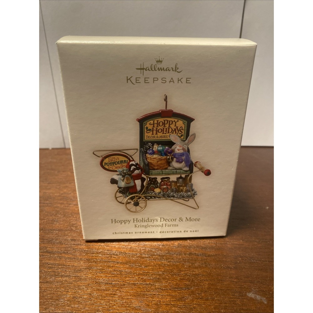 Hallmark Hoppy Holidays Decor & More Kringlewood Farms 2007 Christmas Ornament‎